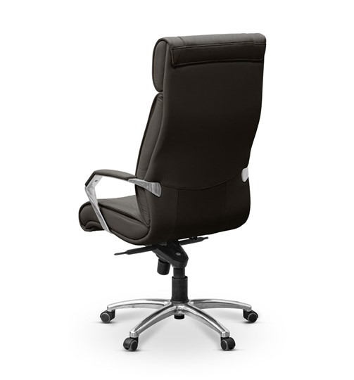 Офисное кресло для руководителя Олимп X (подлокотники хромированные) экокожа премиум / черная CN1114 в Березниках - изображение 4