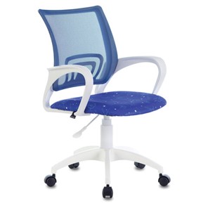 Офисное кресло Brabix Fly MG-396W (с подлокотниками, пластик белый, сетка, темно-синее с рисунком "Space") 532405 в Кунгуре