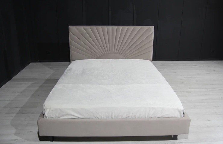 Кровать без механизма с мягким изголовьем с высокими ножками Майя 2100х2150 мм в Перми - изображение 1