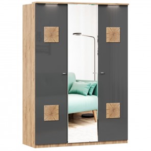 Шкаф 3х-дверный Фиджи с зеркалом и декоративными накладками, Дуб золотой/Антрацит в Березниках